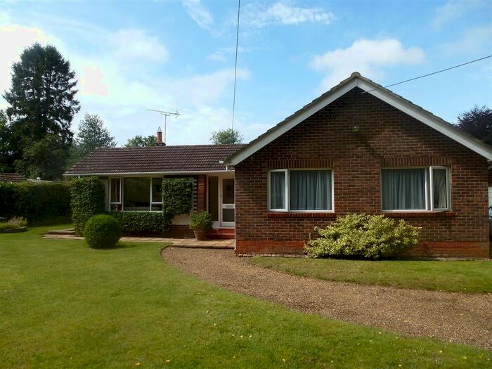 2 Bedroom Bungalow To Rent In Whinwhistle Road, East Wellow, Romsey, SO51