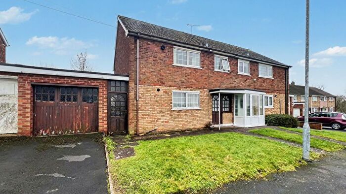 3 Bedroom Semi-Detached House For Sale In Blake Avenue, Scunthorpe, DN17