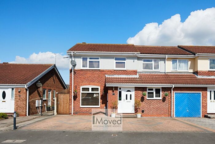 4 Bedroom Semi-Detached House For Sale In Peppermint Way, Selby, YO8