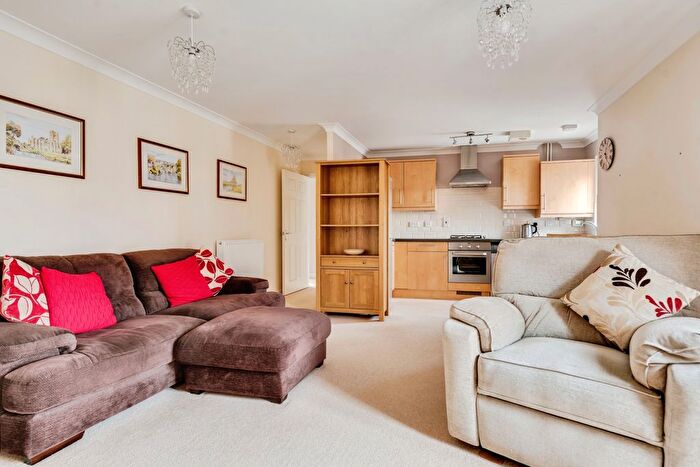 2 Bedroom Flat For Sale In Dyson Road, Swindon, Wiltshire, SN25