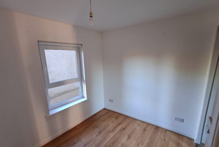 2 Bedroom Flat To Rent In /, Burgh Hall Street, G11