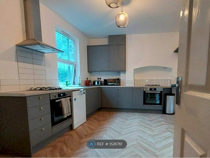 7 Bedroom End Of Terrace House To Rent In Harcourt Road, Sheffield, S10