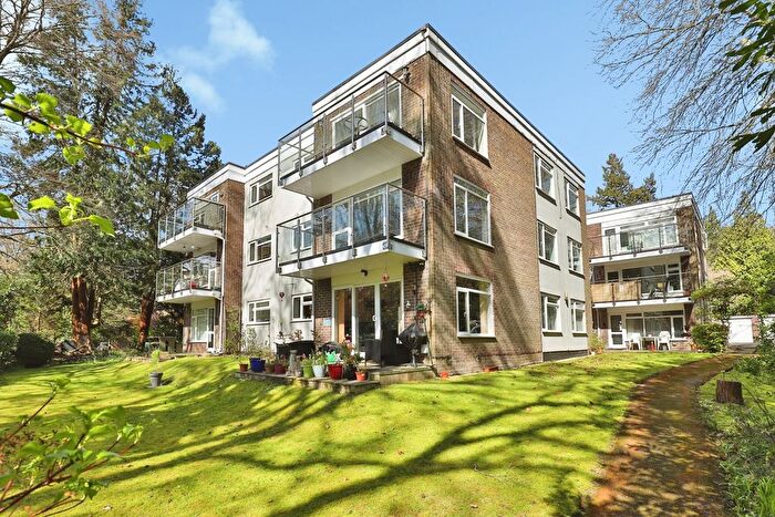 2 Bedroom Flat For Sale In Branksome Wood Road, Bournemouth, Dorset, BH4