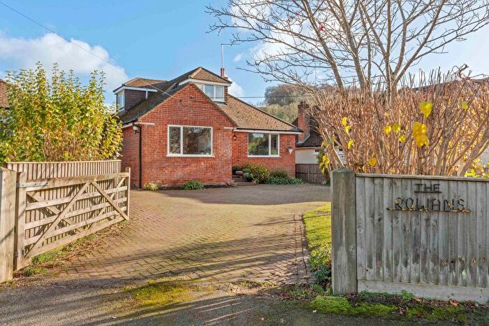 5 Bedroom Chalet For Sale In Warrendene Road, Hughenden Valley, HP14