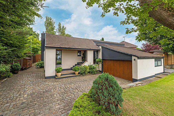 4 Bedroom Detached Bungalow For Sale In Thelwall New Road, Thelwall, Warrington, WA4