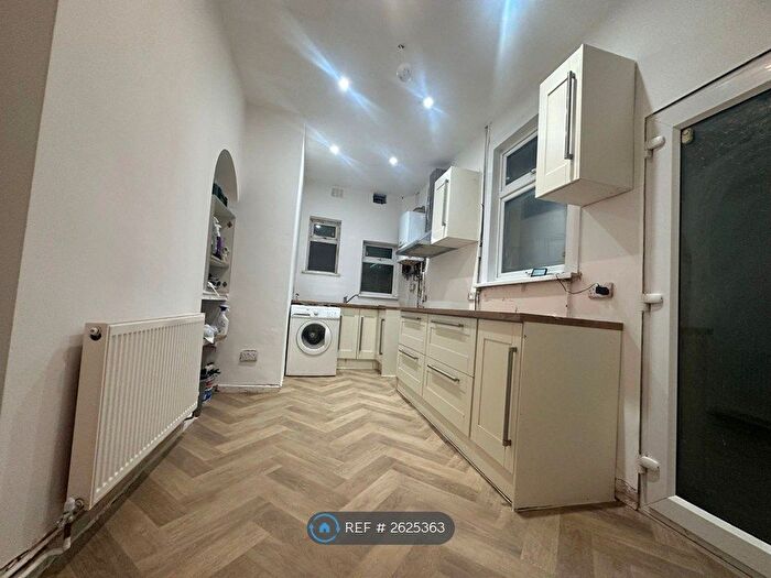 3 Bedroom Terraced House To Rent In Widdrington Road, Coventry, CV1