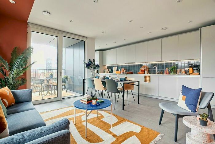 3 Bedroom Apartment To Rent In Park Lane, South Croydon, Surrey, CR0