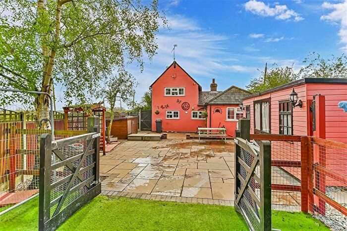 2 Bedroom Detached House For Sale In Faversham Road, Wichling, Sittingbourne, Kent, ME9