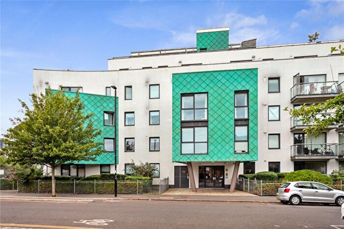 2 Bedroom Flat For Sale In Drayton Park, London, N5
