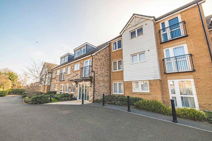 2 Bedroom Retirement Property For Sale In Reedham Road, Burnham Village, Slough, SL1