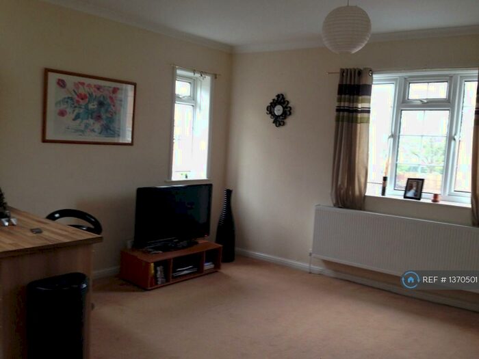 1 Bedroom Flat To Rent In London Road, Burgess Hill, RH15
