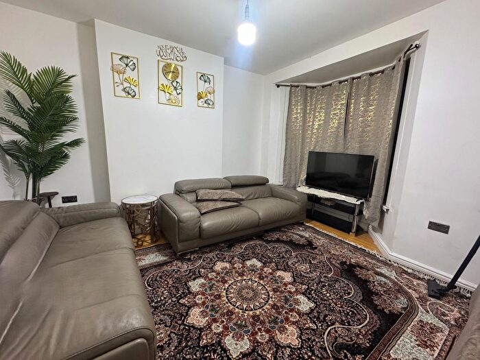 3 Bedroom Terraced House For Sale In Meyrick Road, London, NW10