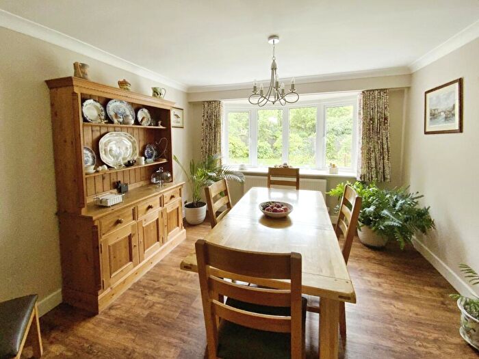 4 Bedroom Detached House For Sale In Mansfield Court, Newland Park, Hull, HU5