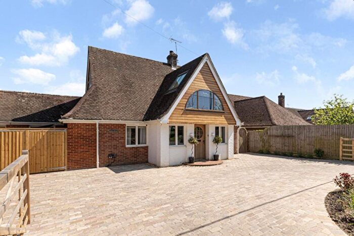 6 Bedroom Semi-Detached House For Sale In Common Road, Whiteparish, Salisbury, SP5
