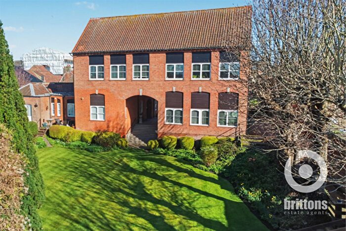 2 Bedroom Flat For Sale In Old School Court, King's Lynn, PE30