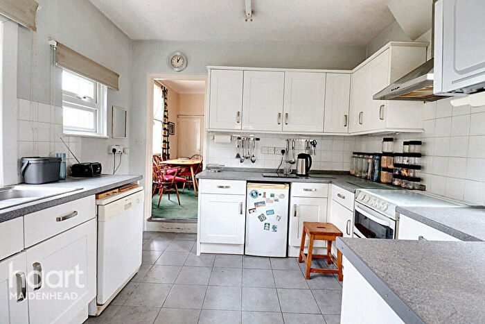 5 Bedroom Semi-Detached House To Rent In St Lukes Road, Maidenhead, SL6