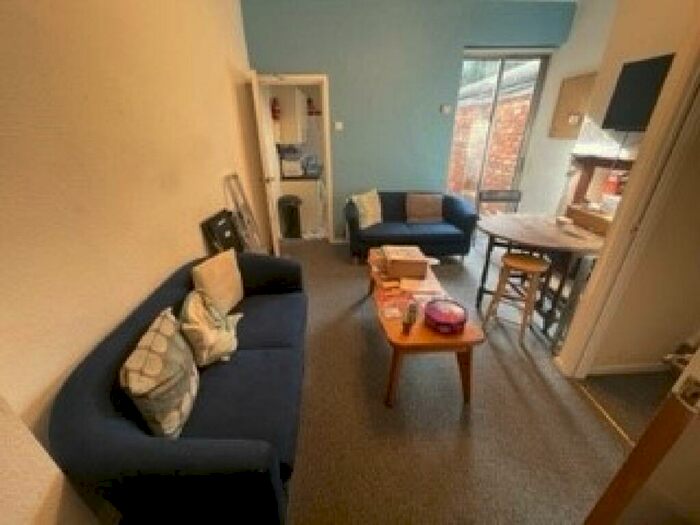 4 Bedroom House To Rent In Tiverton Road, Selly Oak, Birmingham, West Midlands, B29