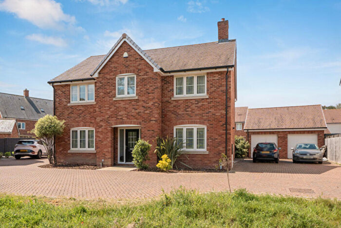 5 Bedroom Detached House For Sale In Honor Avenue, Burghfield Common, Reading, Berkshire, RG7