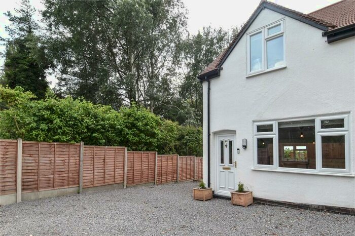 2 Bedroom Semi-Detached House To Rent In Foxglove Drive, Redditch, Worcestershire, B97