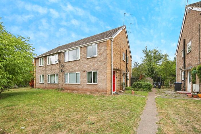 2 Bedroom Maisonette For Sale In Denton Close, Kenilworth, CV8