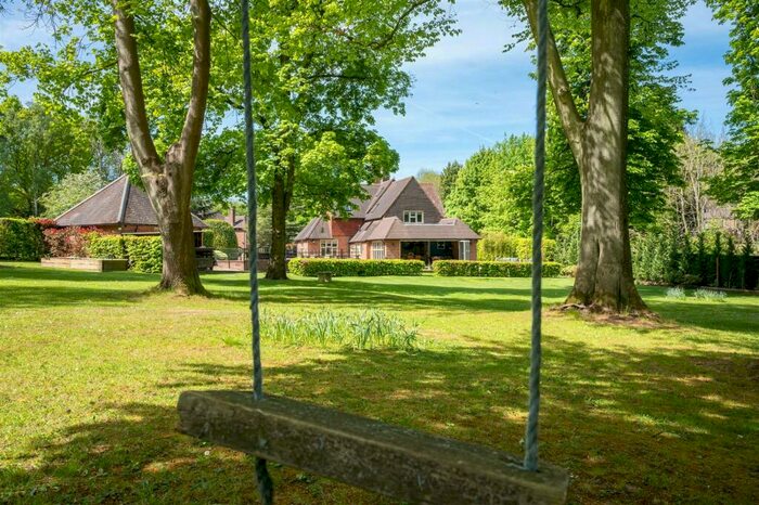 4 Bedroom Detached House To Rent In Outwood Lane, Kingswood, KT20