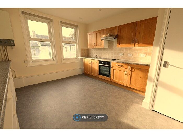 2 Bedroom Flat To Rent In Carisbrooke Road, St. Leonards-On-Sea, TN38