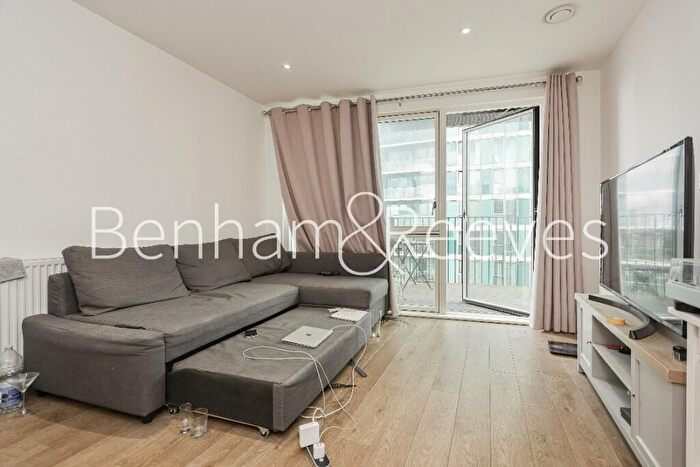 1 Bedroom Apartment To Rent In Highland Street, London, E15