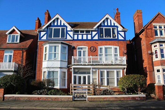 2 Bedroom Flat For Sale In South Parade, Skegness, PE25