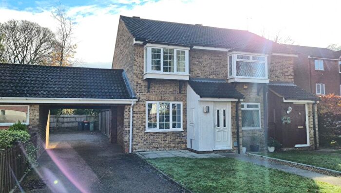 2 Bedroom End Of Terrace House To Rent In Halleys Way, Houghton Regis, LU5