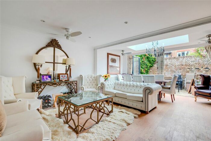 4 Bedroom Mews To Rent In Palace Mews, Fulham, SW6