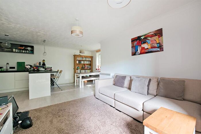 2 Bedroom Flat To Rent In Carlton Place, Crystal Palace, (bordering Dulwich), SE19