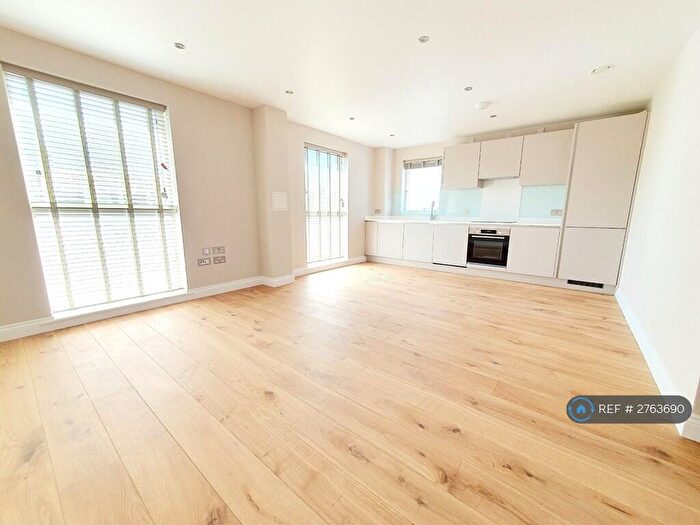 1 Bedroom Flat To Rent In Layla Court, London, N19