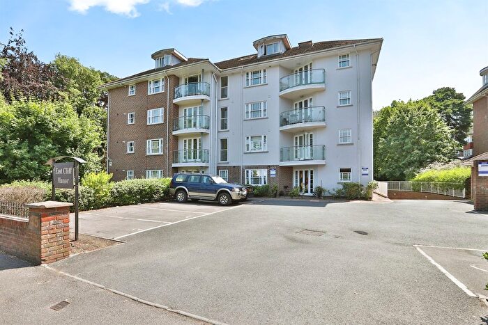 2 Bedroom Flat For Sale In Christchurch Road, Bournemouth, BH1