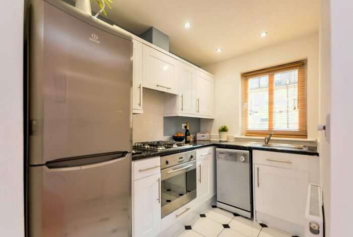 1 Bedroom Maisonette To Rent In Pascal Mews, Crystal Palace, London, SE19