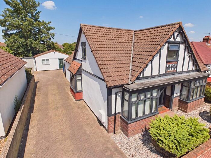 4 Bedroom Detached House For Sale In The Crescent, St. Neots, Eaton Socon, PE19