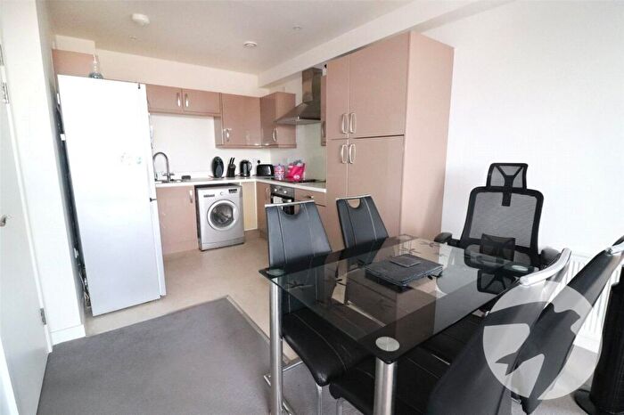 1 Bedroom Flat For Sale In Larner Road, Erith, DA8