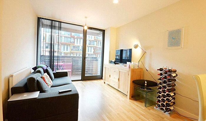 1 Bedroom Flat To Rent In Amelia Street, Elephant And Castle, London, SE17