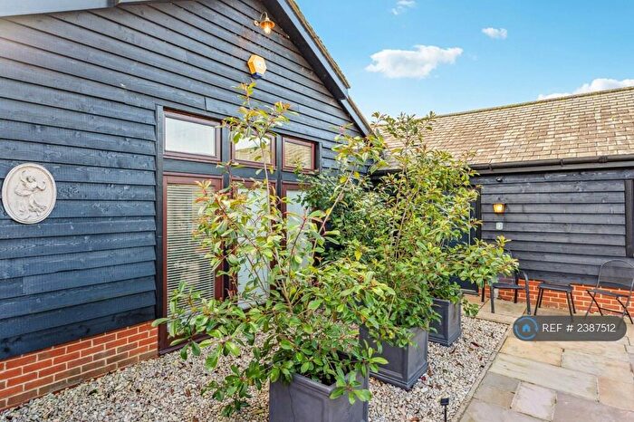 1 Bedroom Flat To Rent In Swiss Farm, Henley-On-Thames, RG9