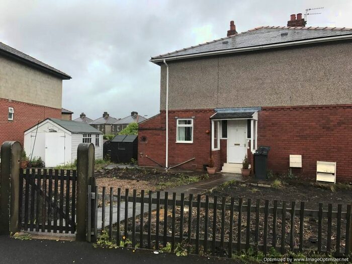 2 Bedroom Semi-Detached House To Rent In Thornleigh Road, Crosland Moor, Huddersfield, West Yorkshire, HD4