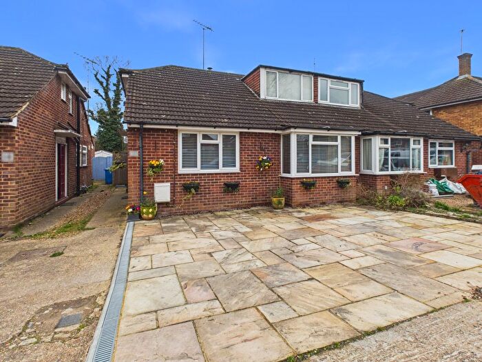 4 Bedroom Bungalow For Sale In Grove Close, Old Windsor, Berkshire, SL4