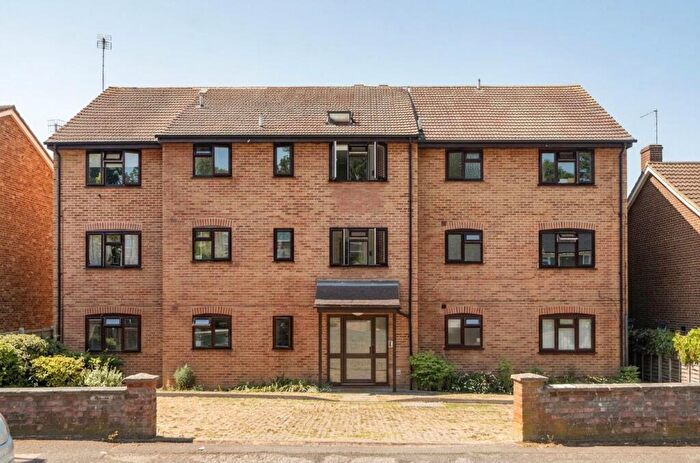 1 Bedroom Flat For Sale In Wingfield Road, Parkside Court, KT2