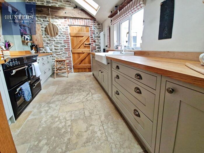 2 Bedroom Cottage For Sale In Treoes, Bridgend, CF35