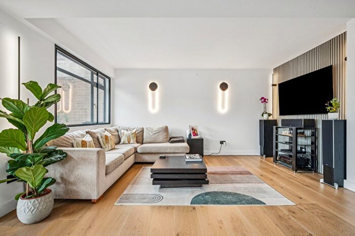 4 Bedroom Flat For Sale In Hereford House, Ovington Gardens, SW3