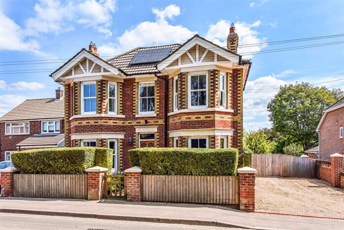 4 Bedroom Detached House For Sale In Newtown Road, Warsash, SO31