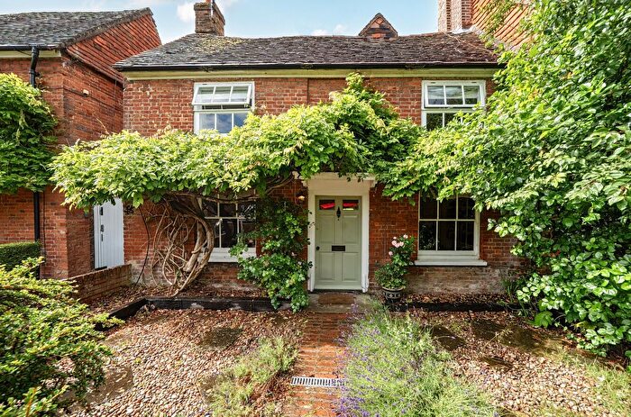 4 Bedroom Semi-detached House For Sale In The Borough, Crondall, Farnham, Hampshire, GU10