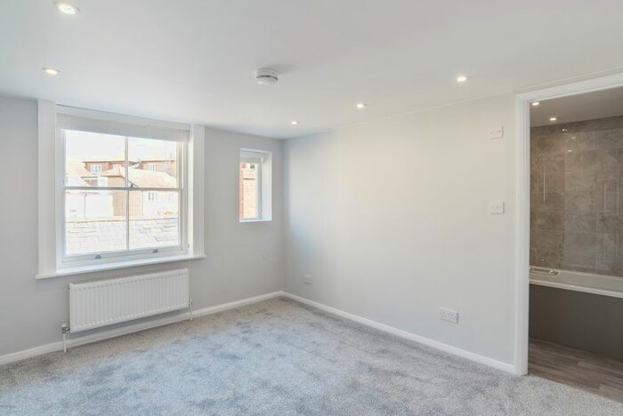 1 Bedroom Flat To Rent In Flat A, Church Street, Folkestone, CT20