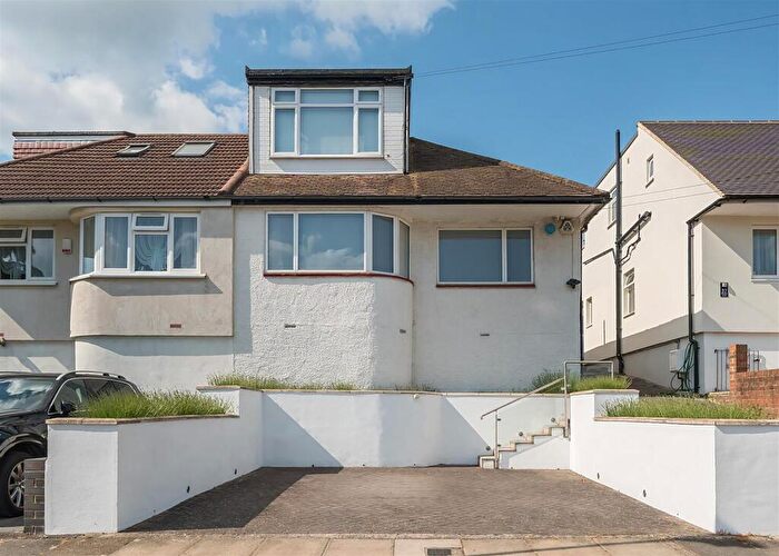 3 Bedroom Semi Detached House For Sale In Grants Close, Mill Hill, London, NW7