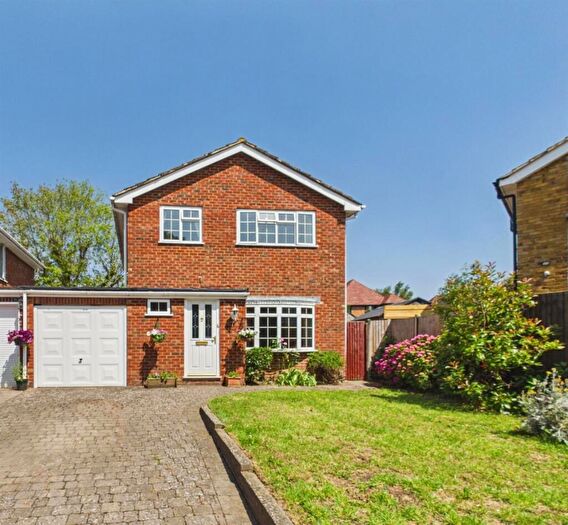 4 Bedroom Detached House For Sale In Seaford Close, Ruislip, HA4