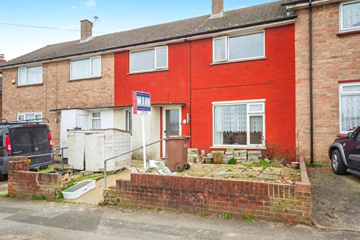 5 Bedroom Terraced House For Sale In Tern Crescent, Rochester, Kent, ME2