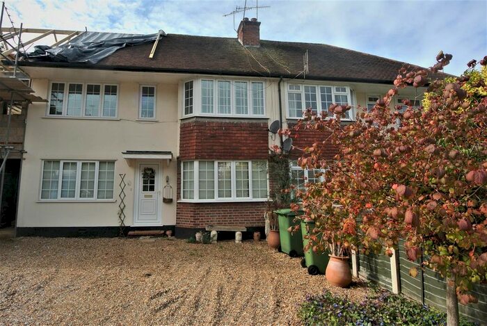 2 Bedroom Maisonette To Rent In Castleview Road, Weybridge, KT13